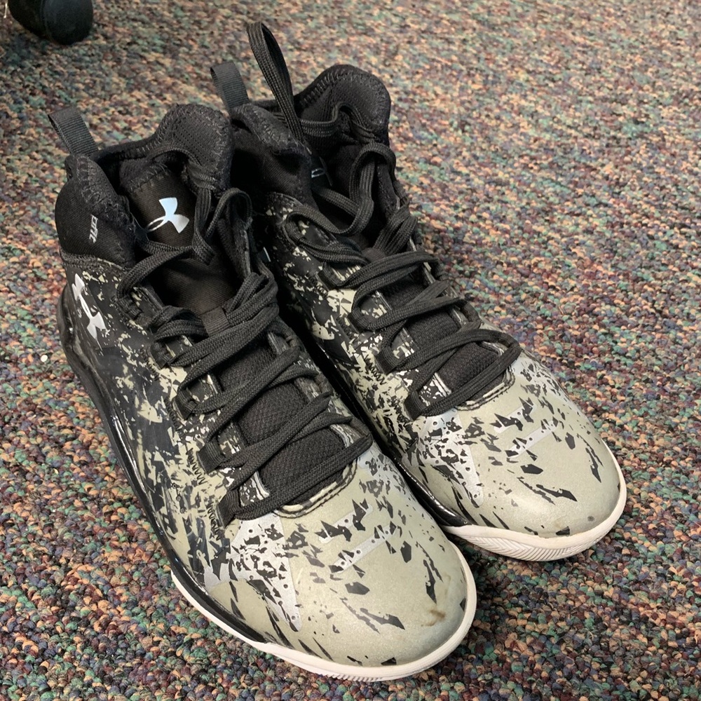 Under Armour Basketball shoes